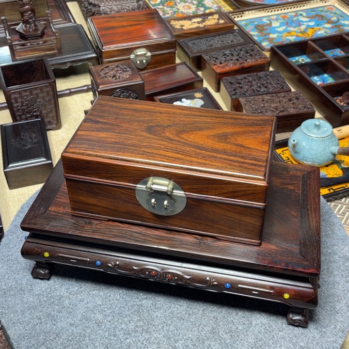 紫檀木类成套家具