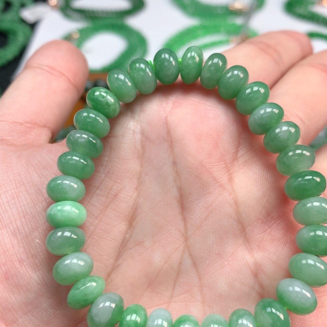 翡翠手链未镶嵌翡翠