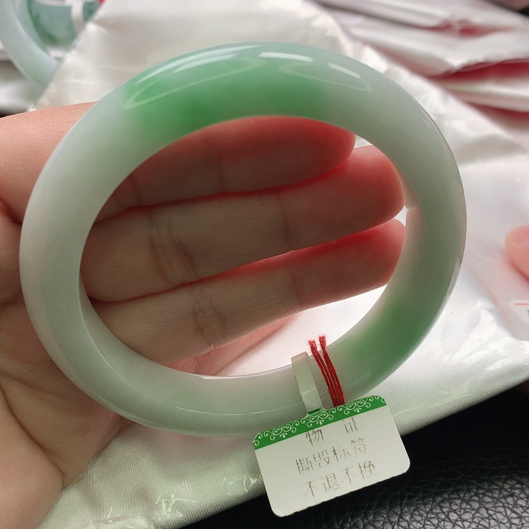 飞***翔翡翠未镶嵌手镯缅甸56