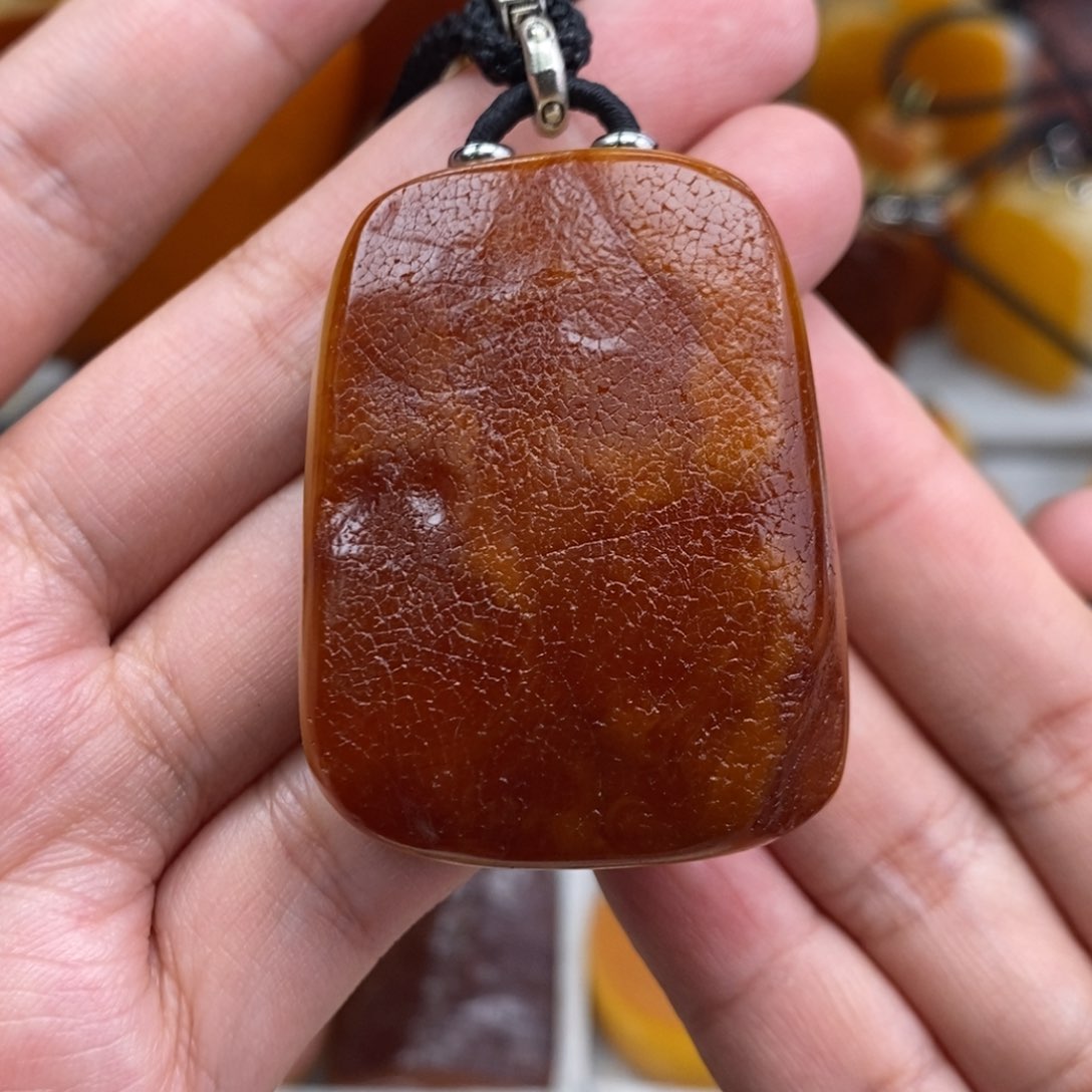 琥珀吊坠(赠链)未镶嵌