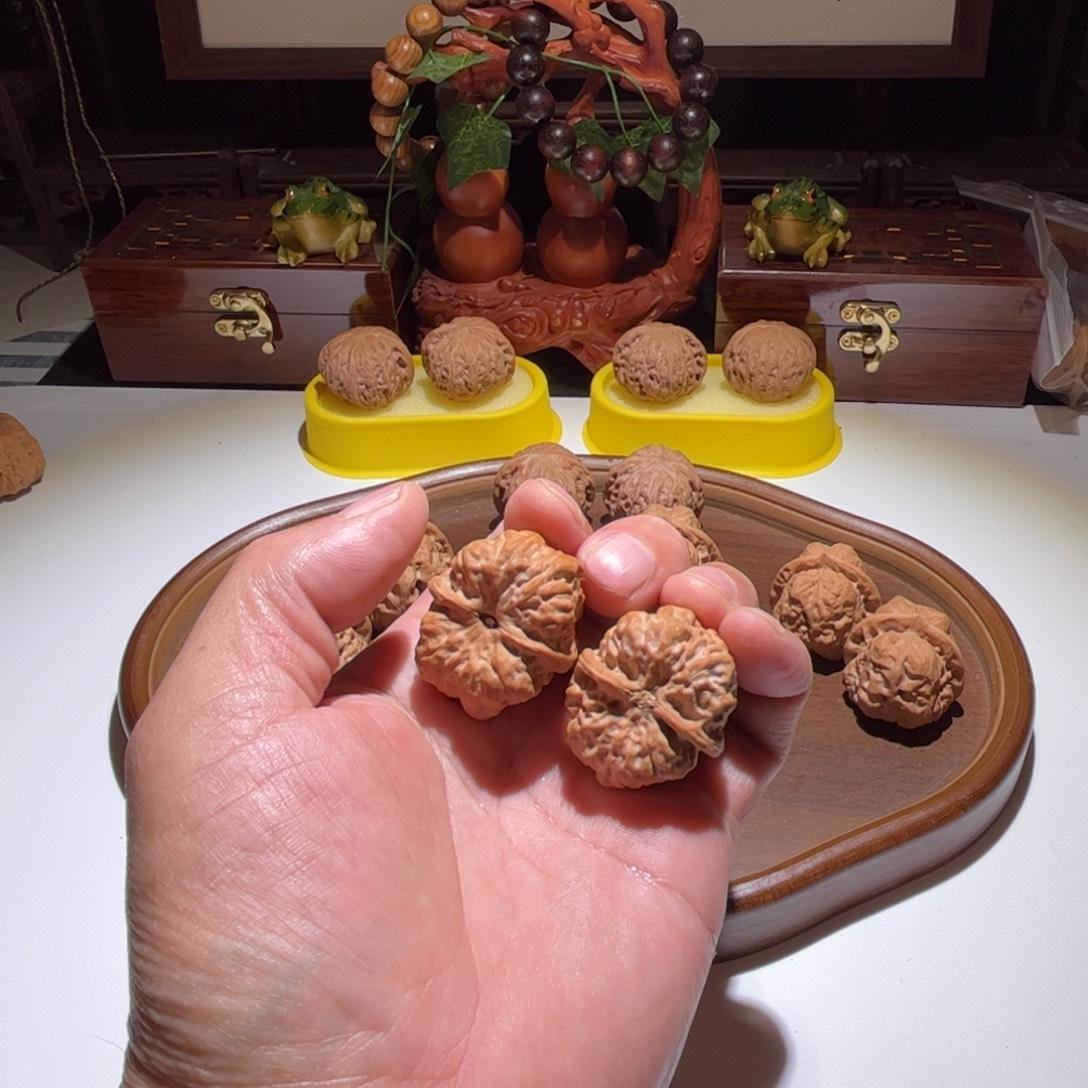 赤***E文玩核桃吊坠昌平娃直播中欢迎观看