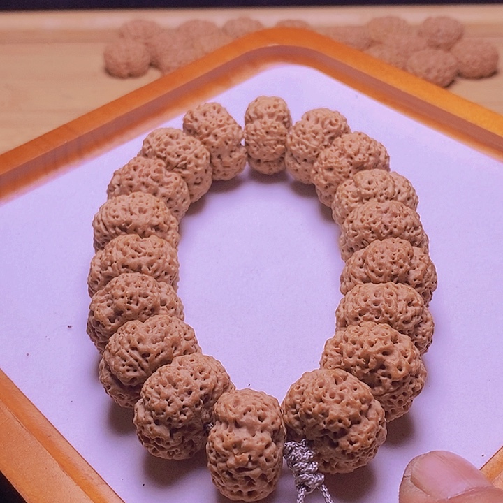 手串金刚菩提夜*梁梅花款