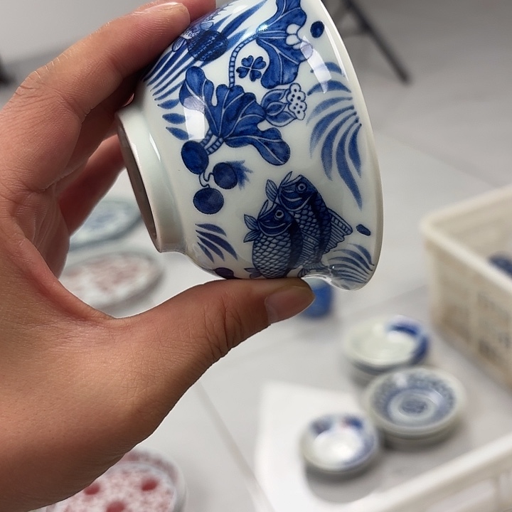 瓷片青花鱼藻大压手杯景德镇