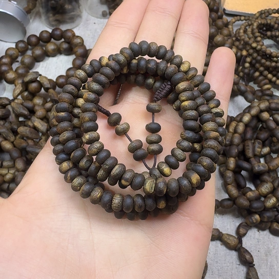 沉香碎屑沉香+沉水张勺子虫漏算盘珠多圈