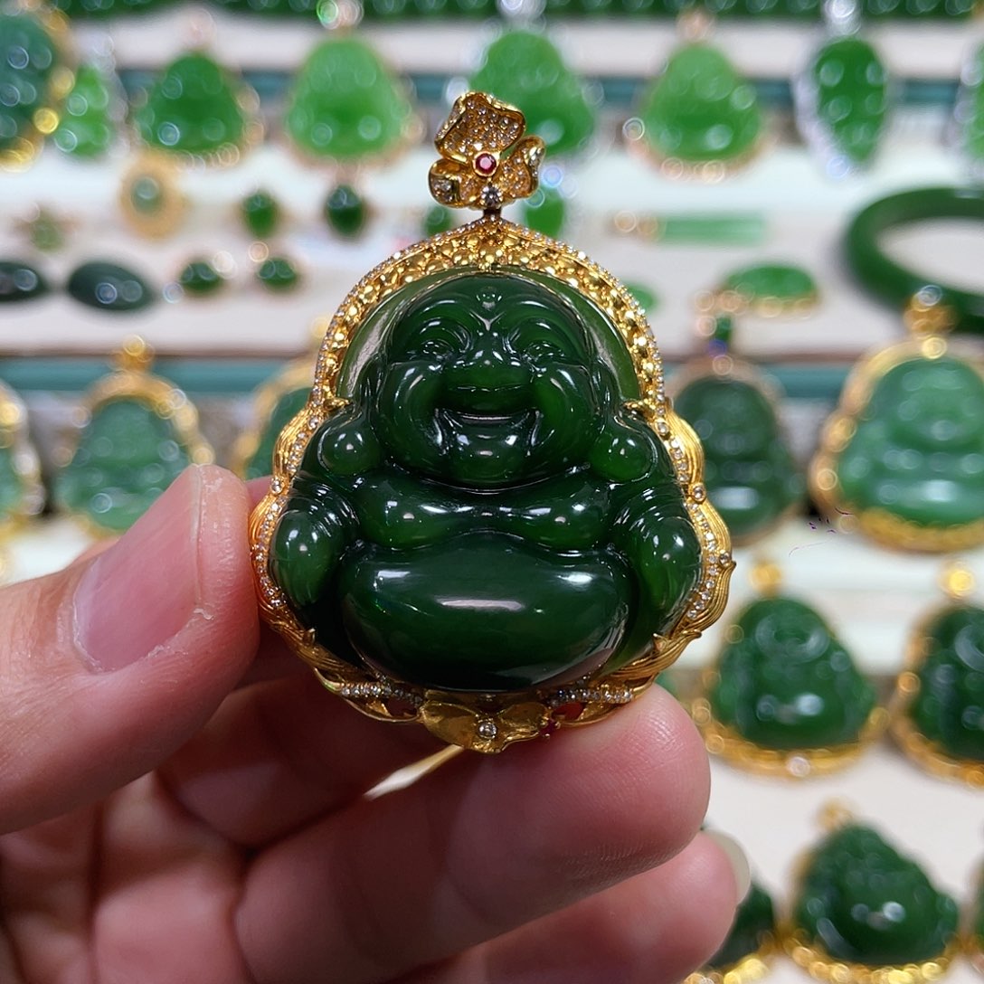 和田玉（碧玉）18K金镶嵌颈饰35mm