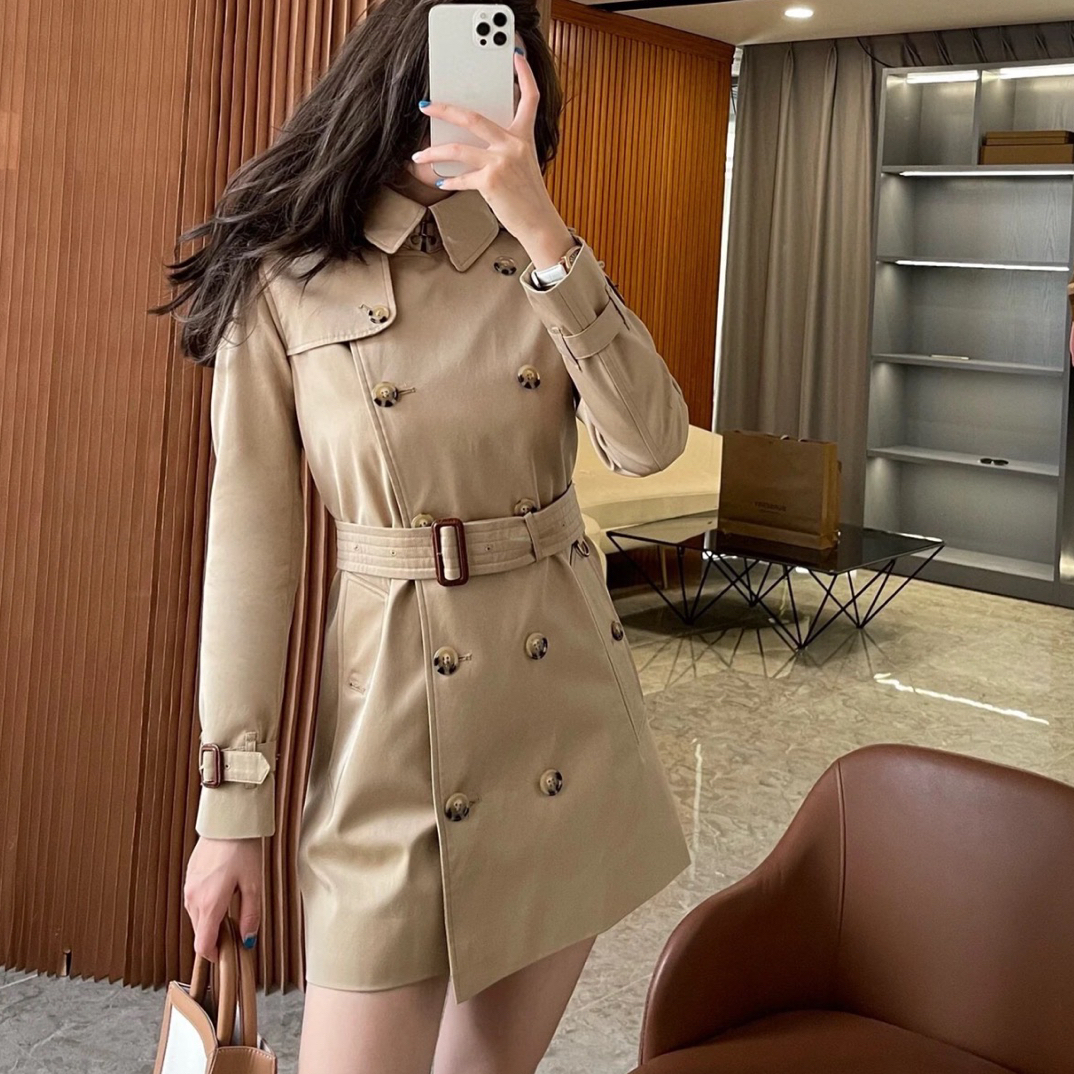 未使用 BURBERRY/博柏利 HZ80 Burberry 卡其色风衣 全新6码