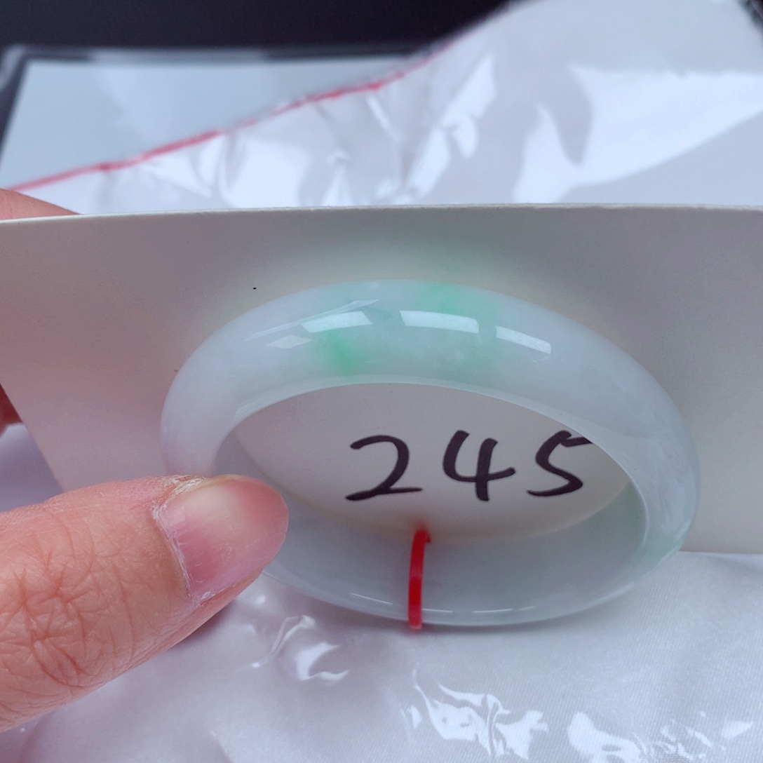 翡翠手镯（贵妃镯）未镶嵌翡翠