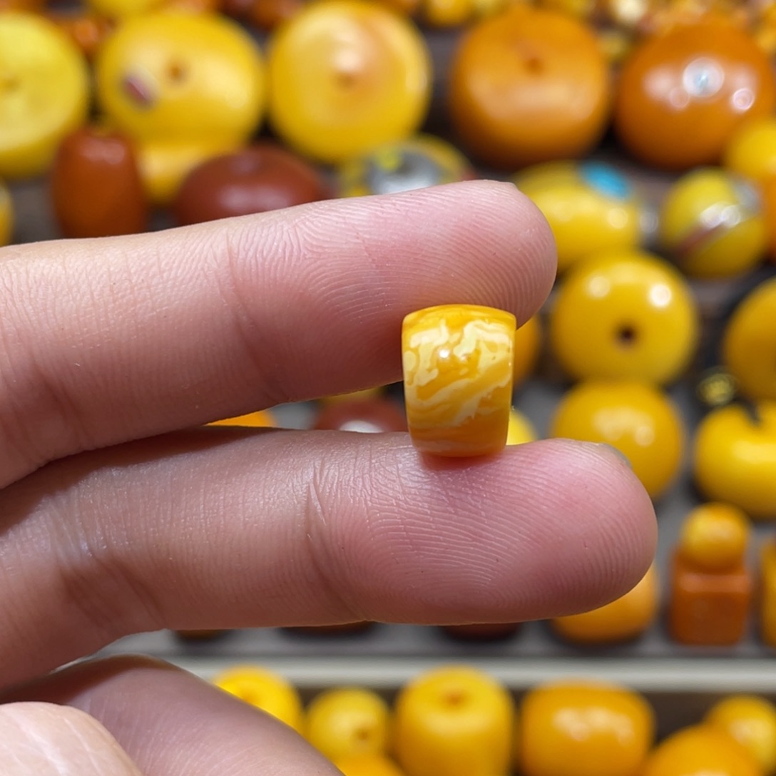 徐***烟蜜蜡未镶嵌裸石马蹄