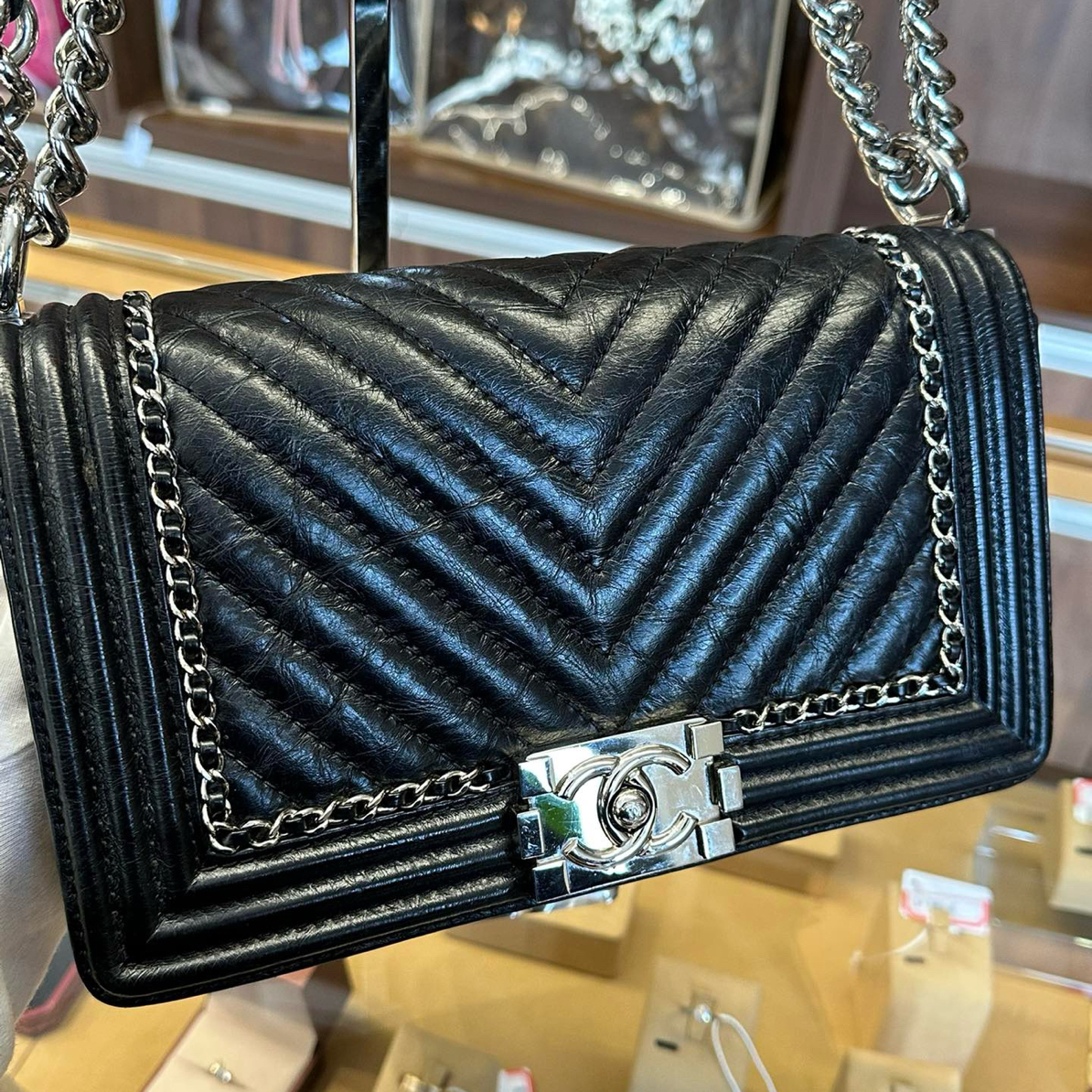 95新 Chanel/香奈儿 Leboy黑银V纹中号油蜡皮限量款经典百搭