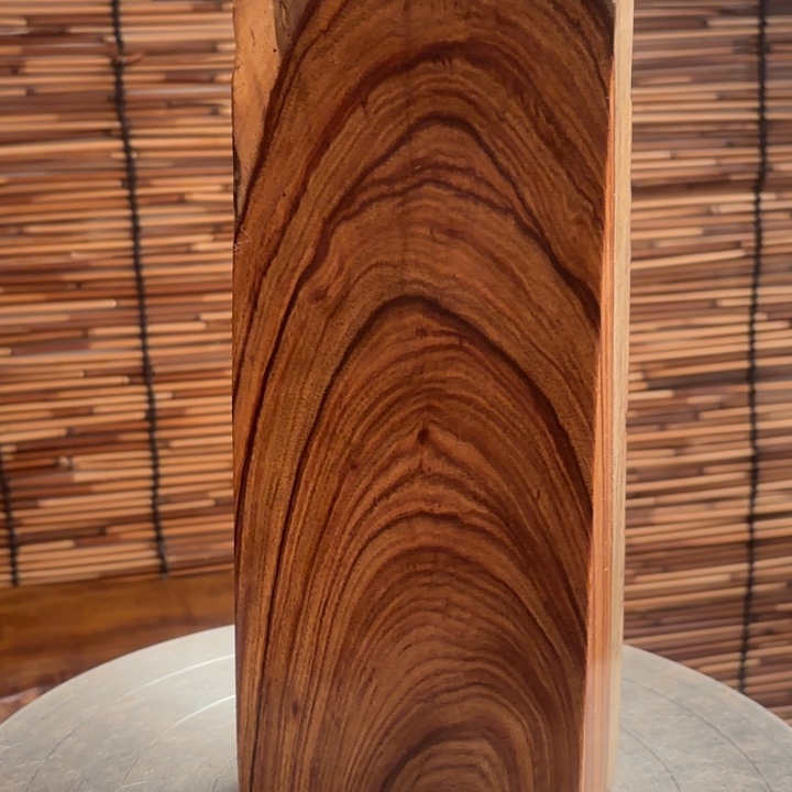 中***心大叶紫檀（黑酸枝木类）