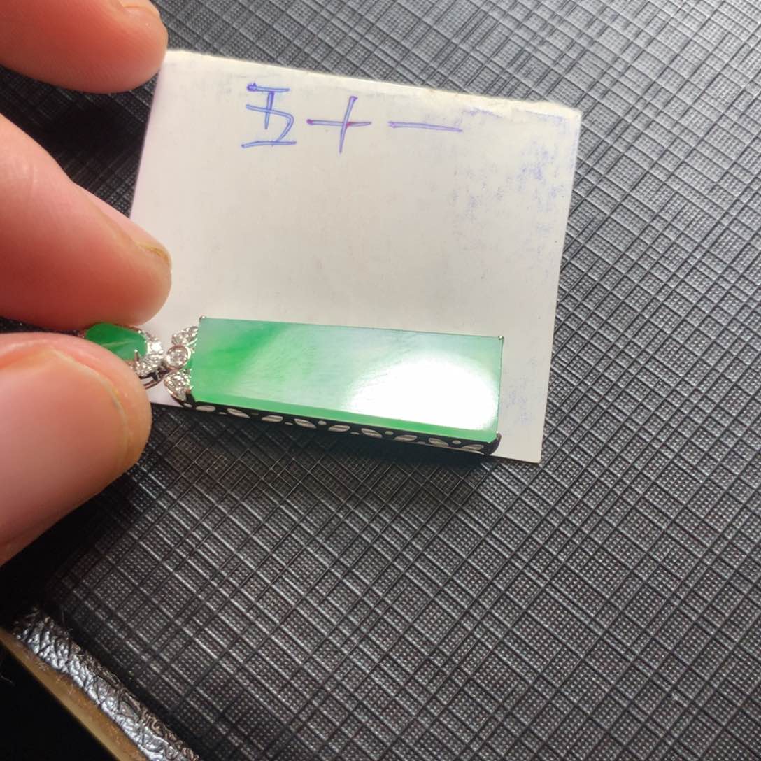 颈饰18K金镶嵌翡翠翡翠