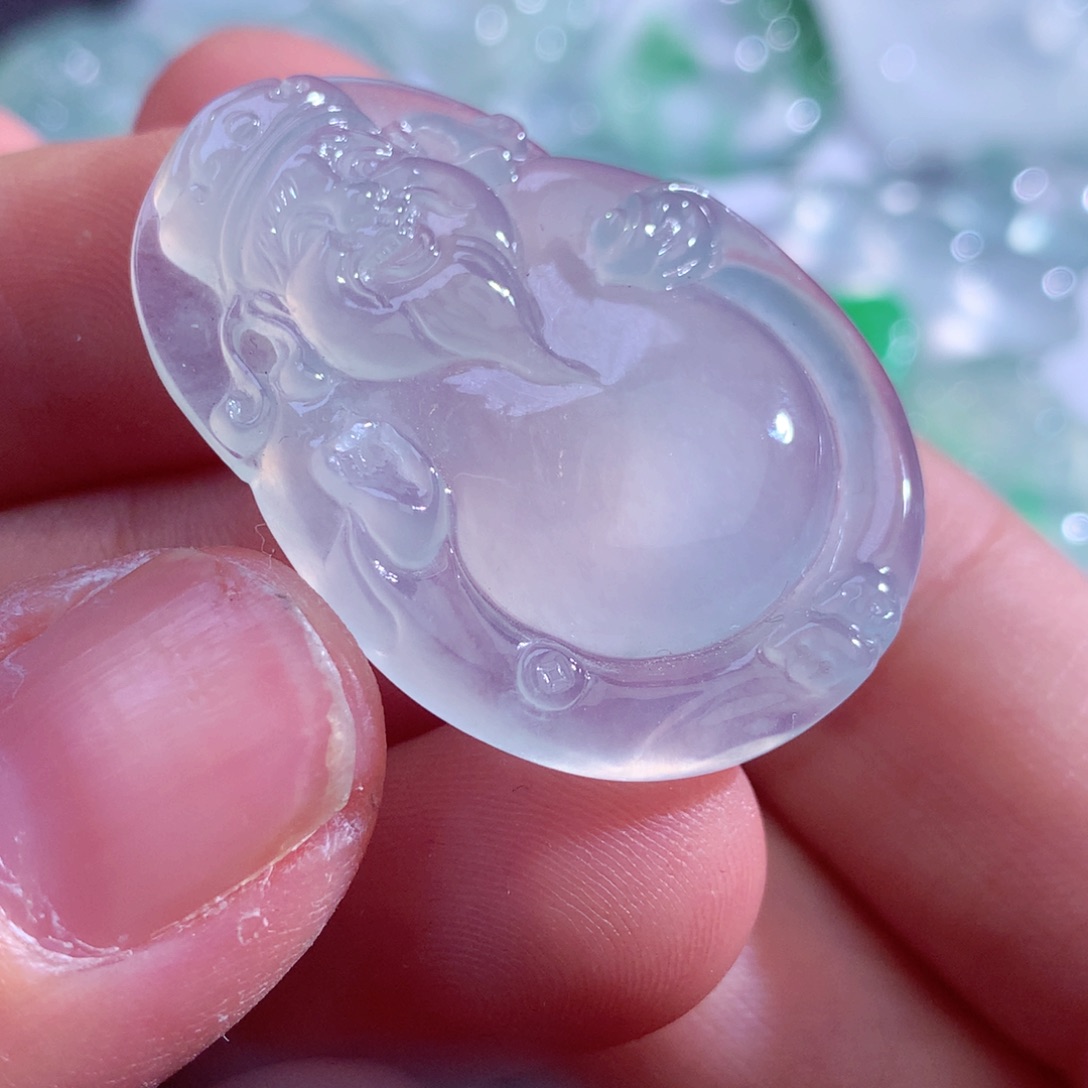 翡翠未镶嵌颈饰缅甸