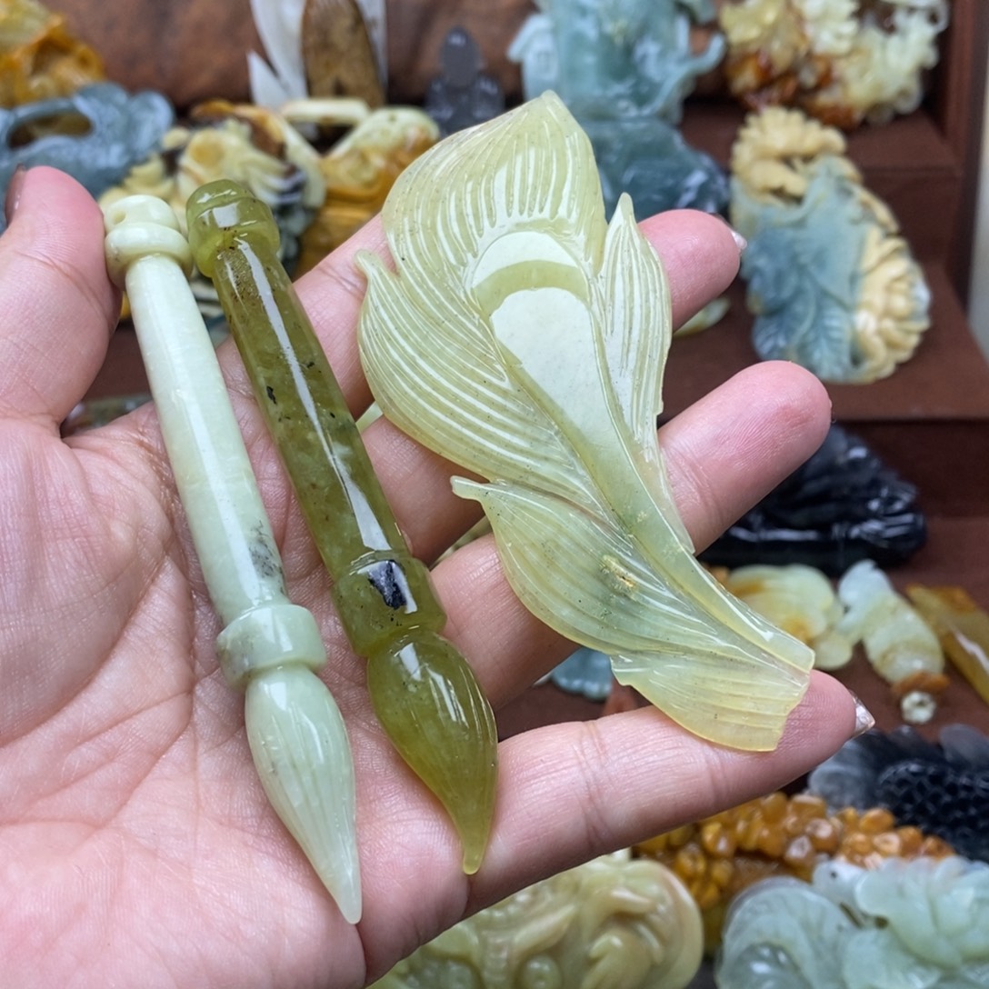 蛇纹石玉未镶嵌吊坠(不含链)微瑕