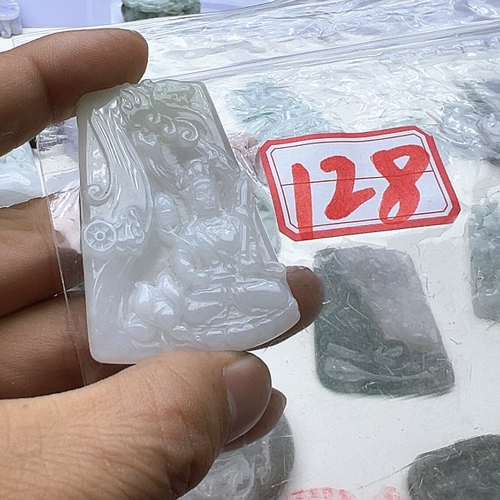 翡翠颈饰未镶嵌天然缅甸翡翠吊坠