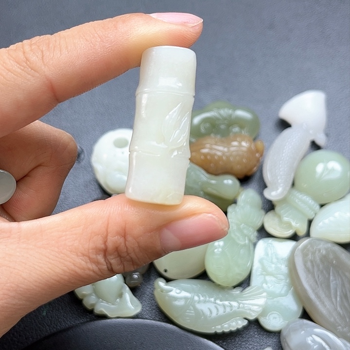 【闪购商品】颈饰未镶嵌和田玉