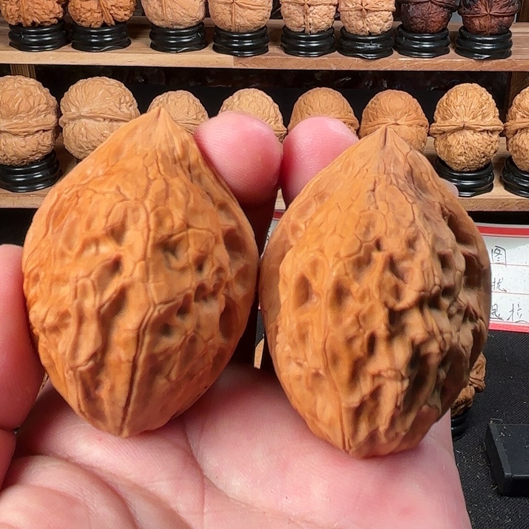 生***上文玩核桃吊坠货头玉瓶