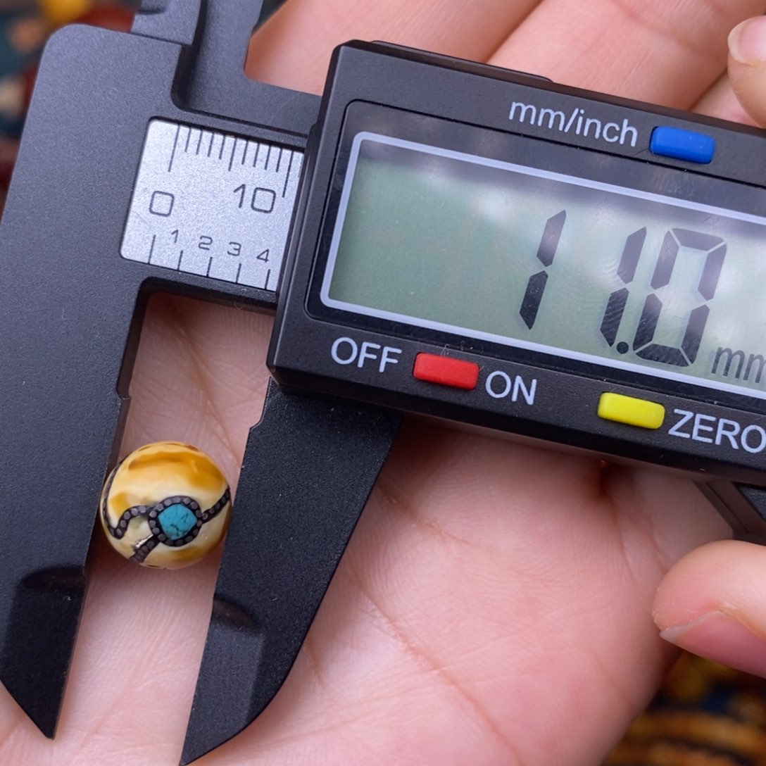 蜜蜡裸石未镶嵌蜜蜡