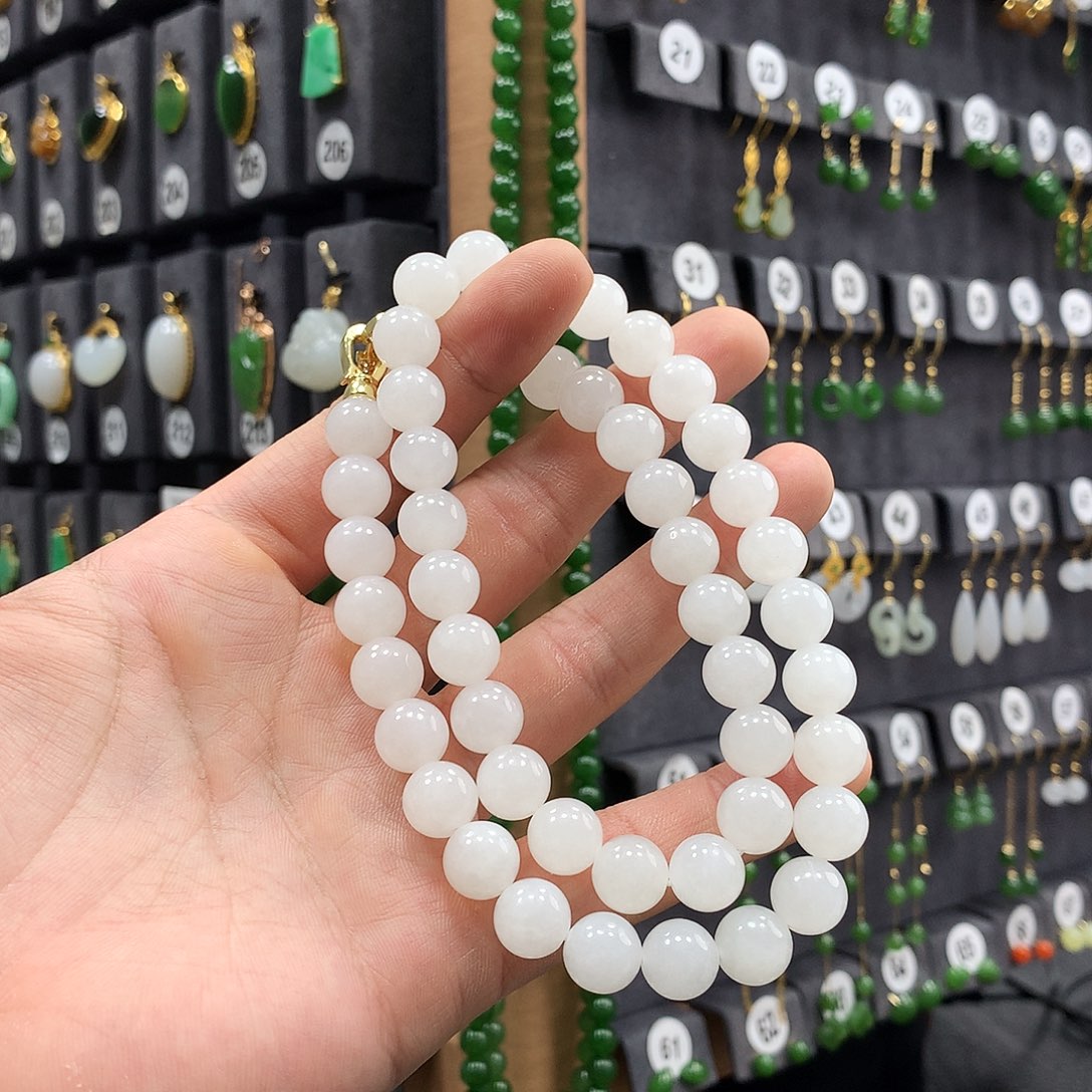 和田玉颈饰未镶嵌