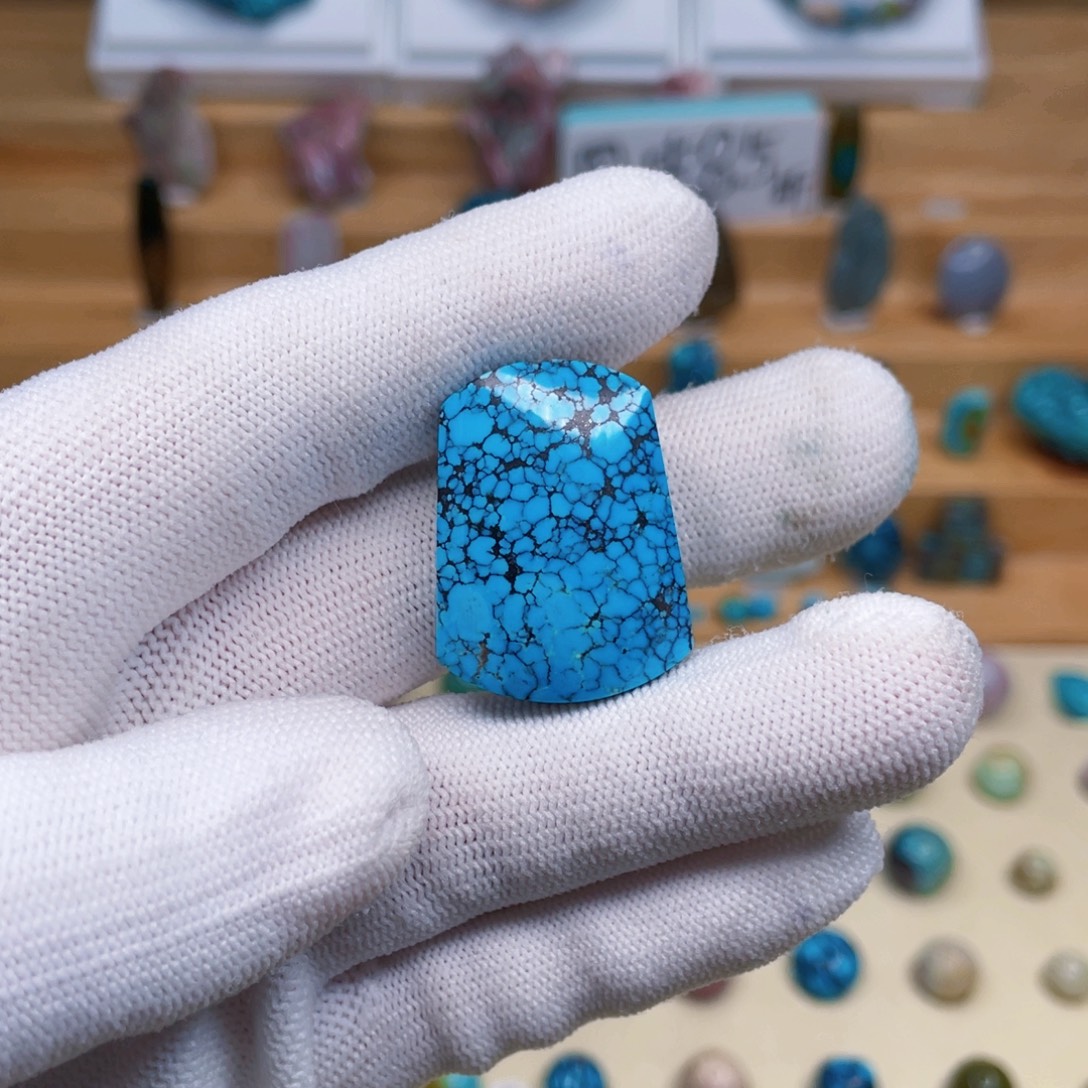 绿松石未镶嵌颈饰