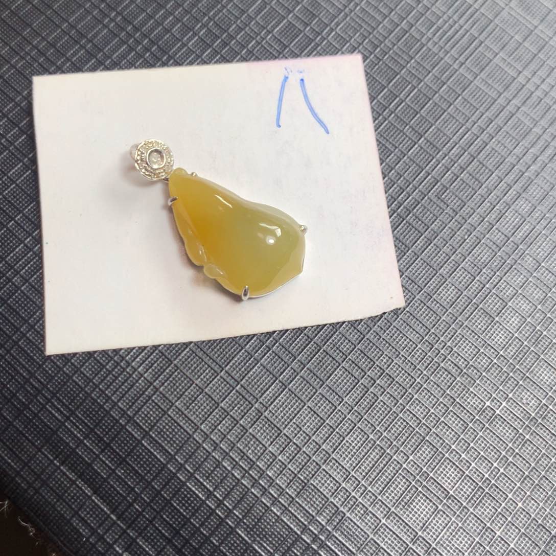 翡翠18K金镶嵌颈饰翡翠