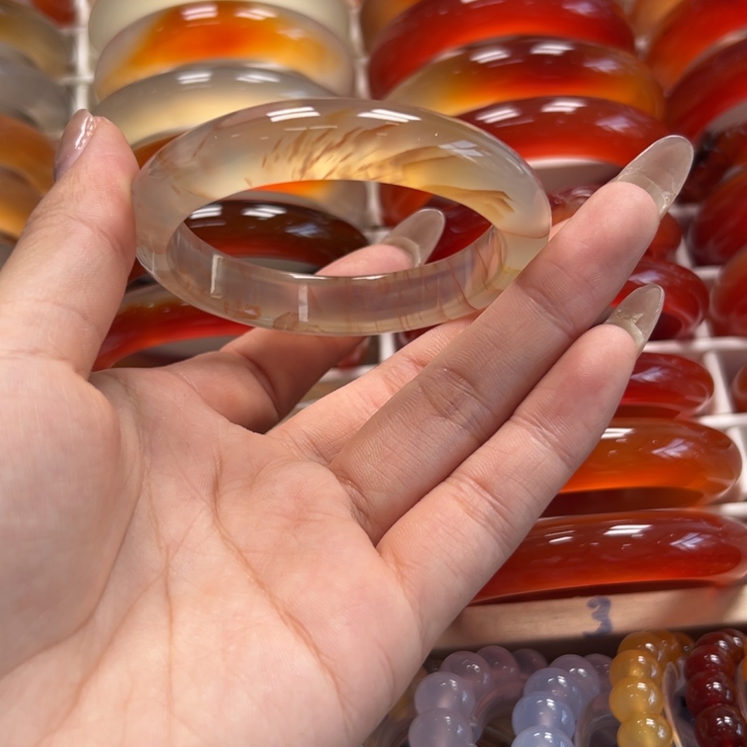 手镯玛瑙/玉髓未镶嵌?