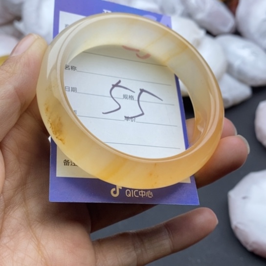 石英质玉未镶嵌手镯