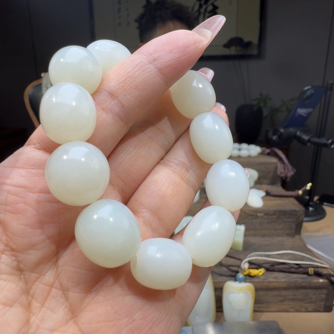 和田玉颈饰未镶嵌