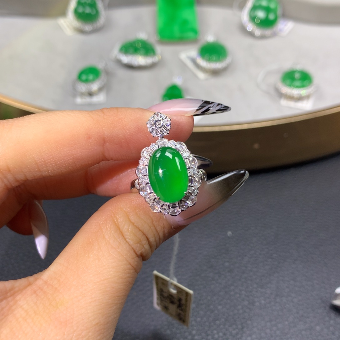 翡翠戒指18K金镶嵌娇****）翡翠