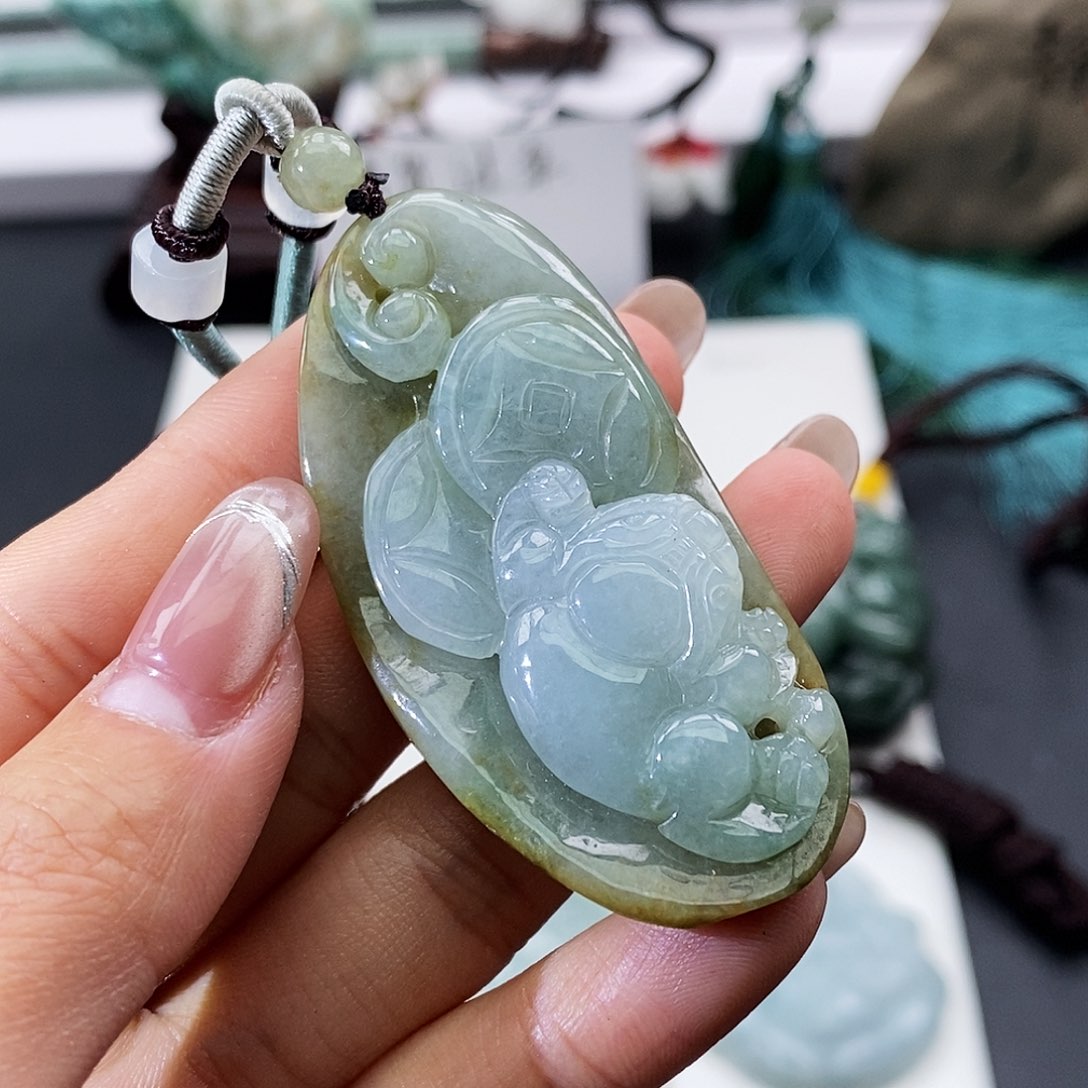 翡翠颈饰未镶嵌翡翠