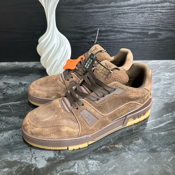99新 LouisVuitton/路易威登 42码/新款棋盘格Trainer板鞋