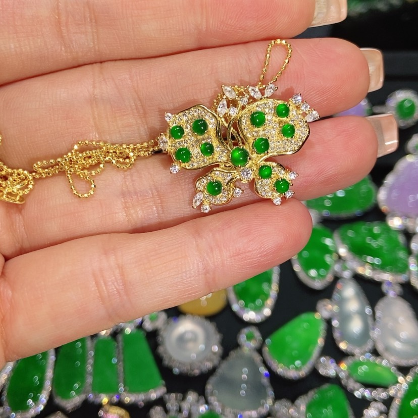 【闪购商品】翡翠颈饰未镶嵌天然翡翠