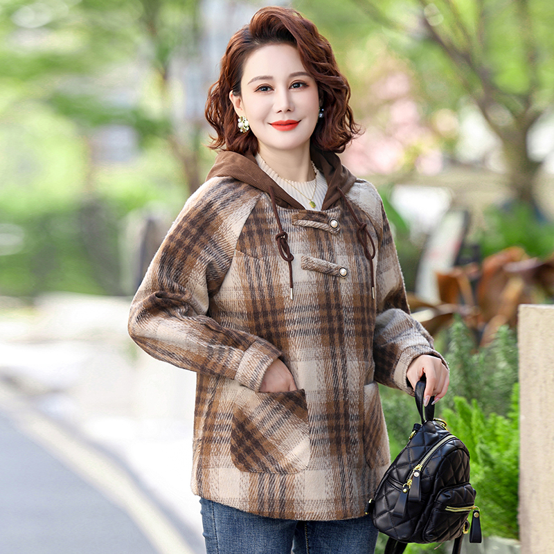 妈妈装秋冬新款格子外套中长款呢大衣女中老年女装洋气减龄上衣