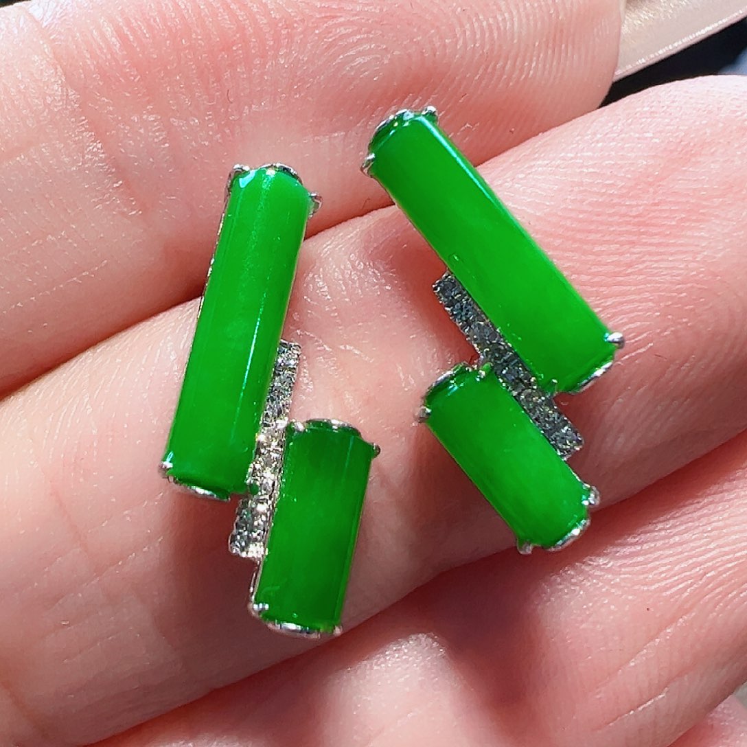 翡翠耳饰18K金镶嵌签收后24小时鉴赏期