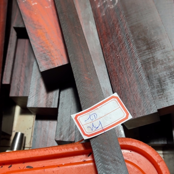 紫檀木类端景台一**有