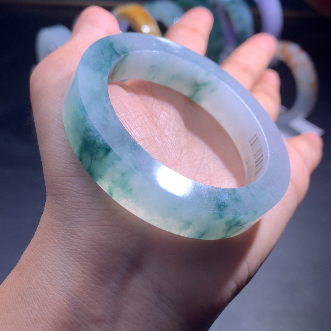 未镶嵌翡翠手镯定制翡翠