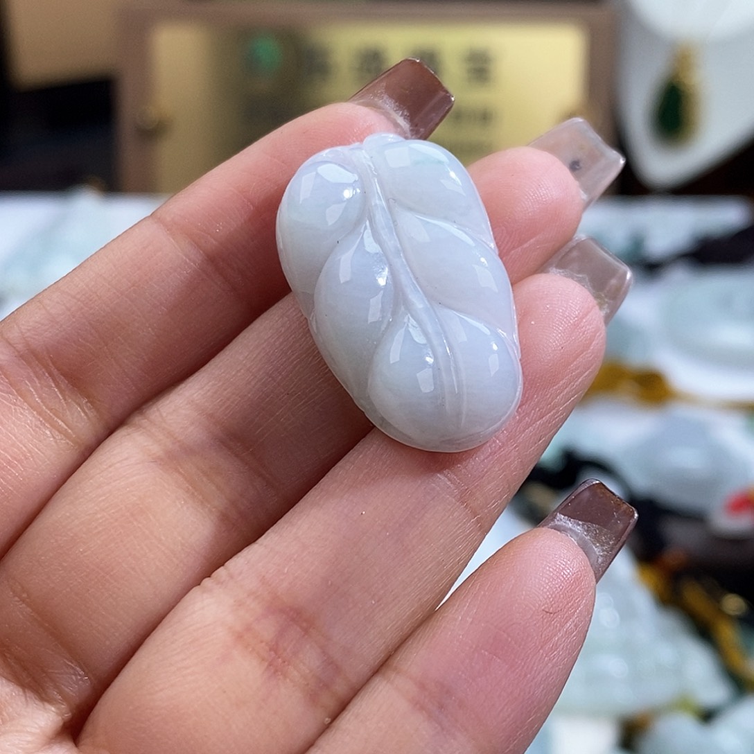 翡翠未镶嵌颈饰4708