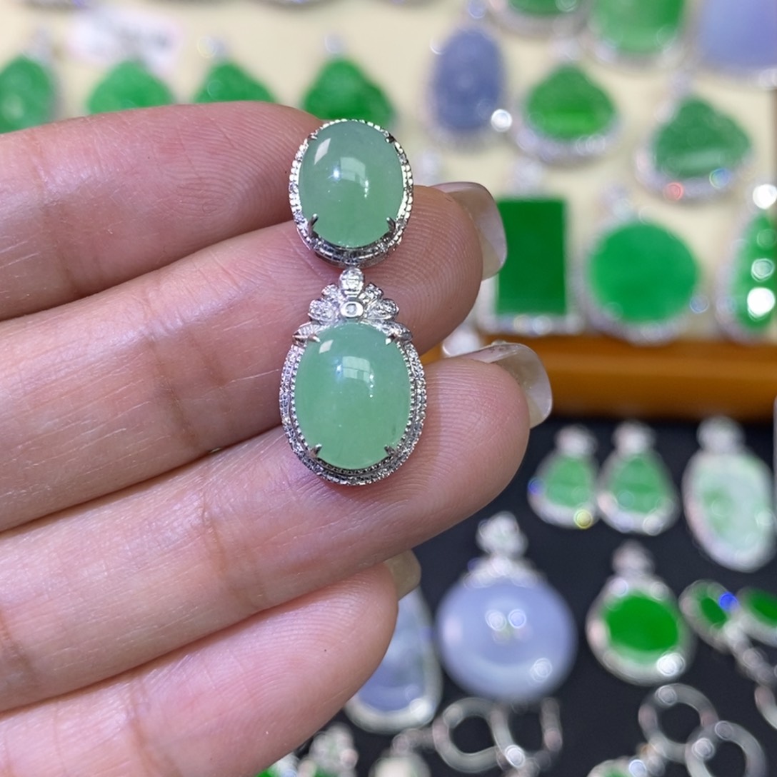 翡翠吊坠(不含链)18K金镶嵌吊坠