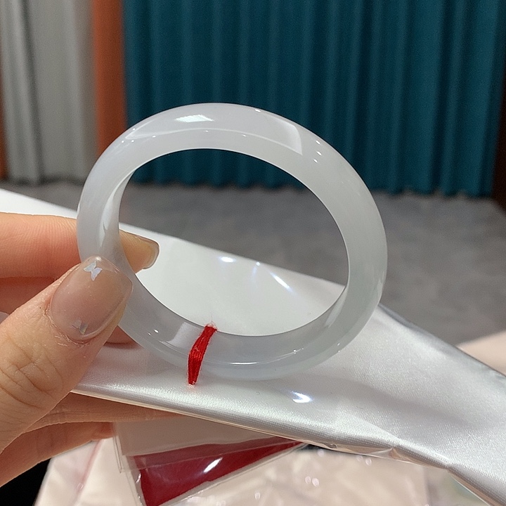未镶嵌手镯翡翠圈口52+贵妃