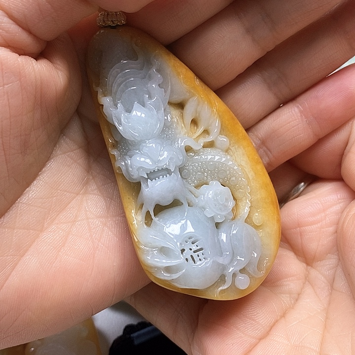 颈饰未镶嵌翡翠施***步