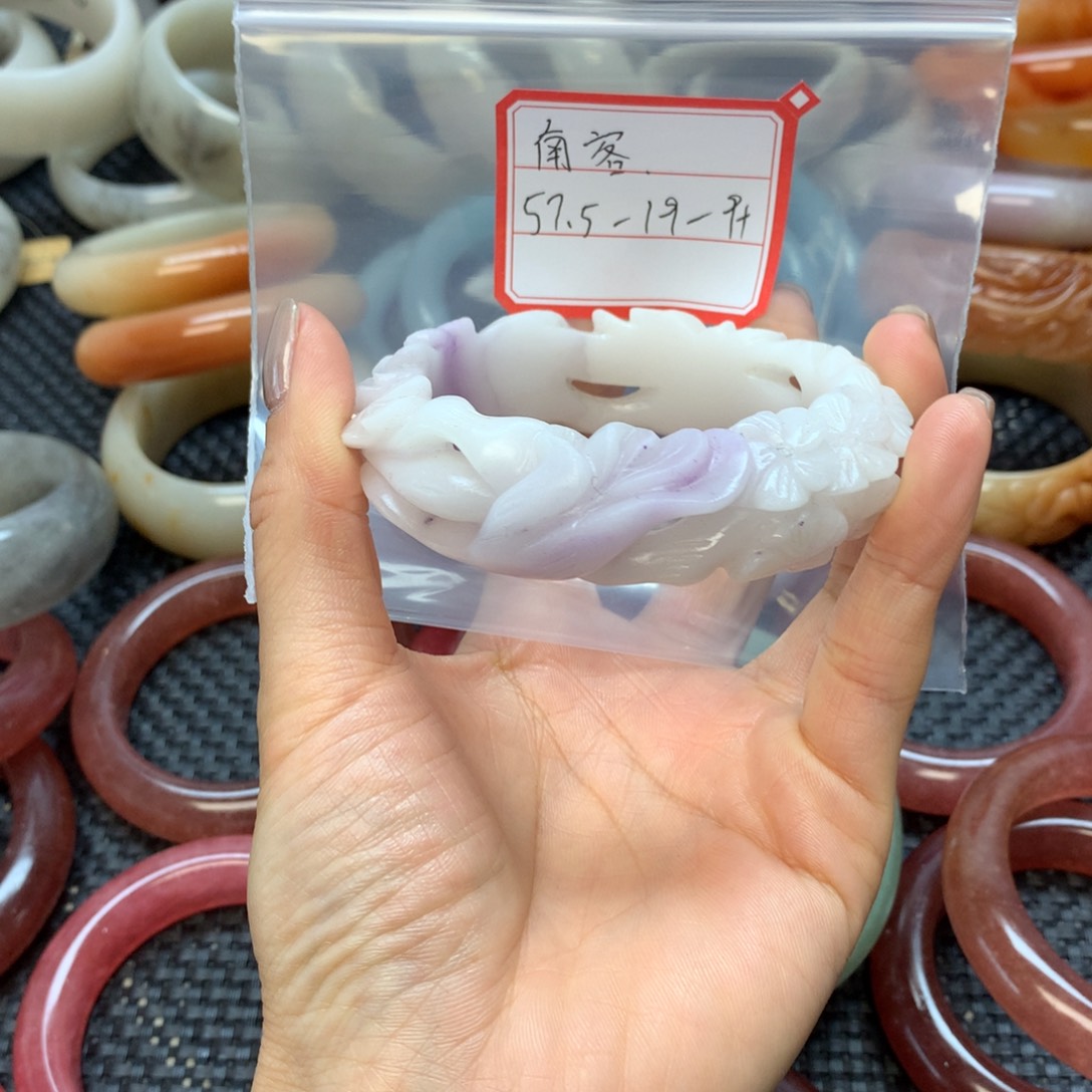 南***客石英岩玉未镶嵌手镯