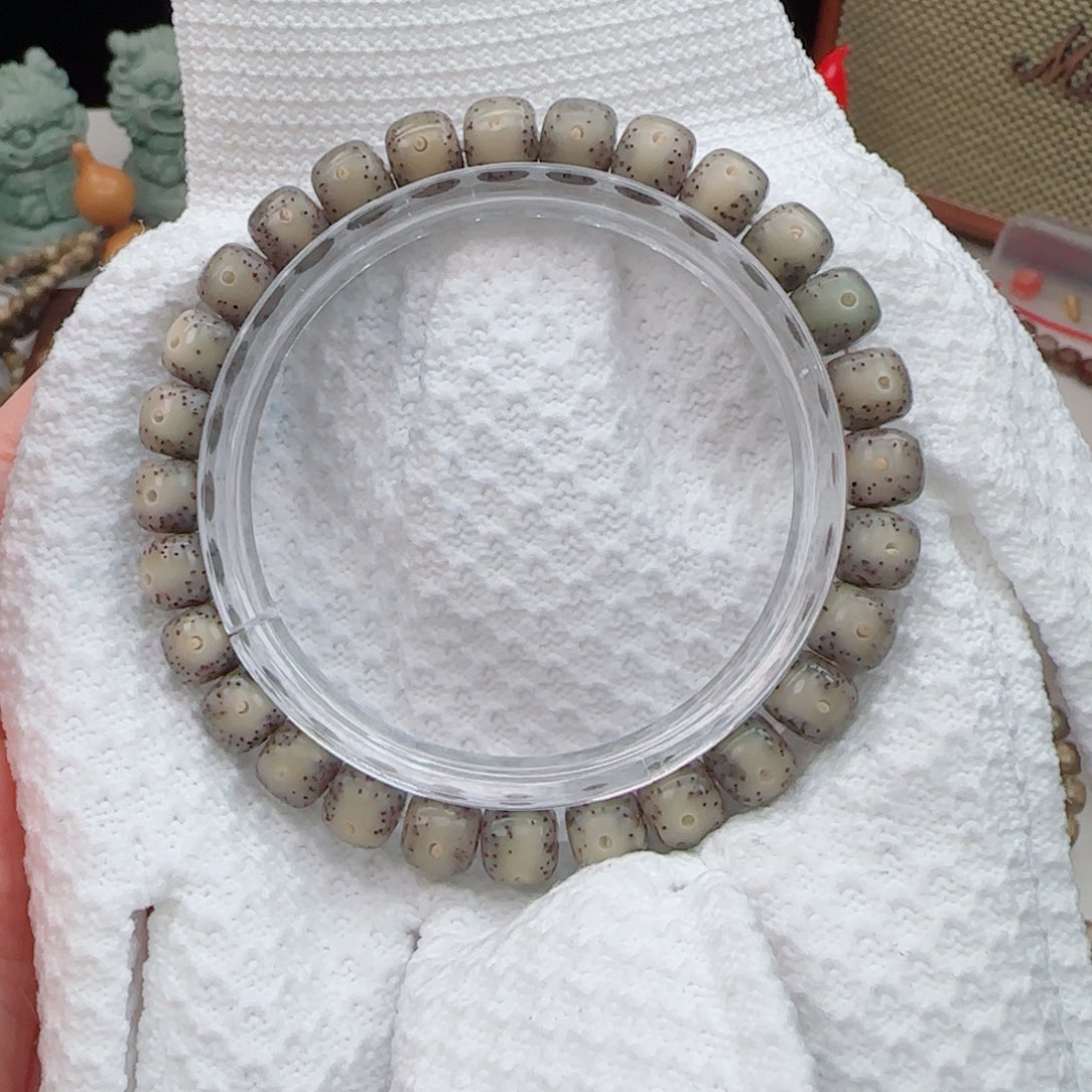 手串星月菩提糯冰大眼睛针尖星8*7