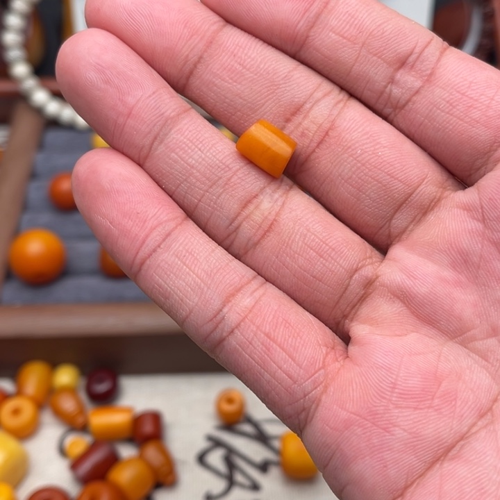 慢***慢琥珀未镶嵌裸石蜜蜡马蹄