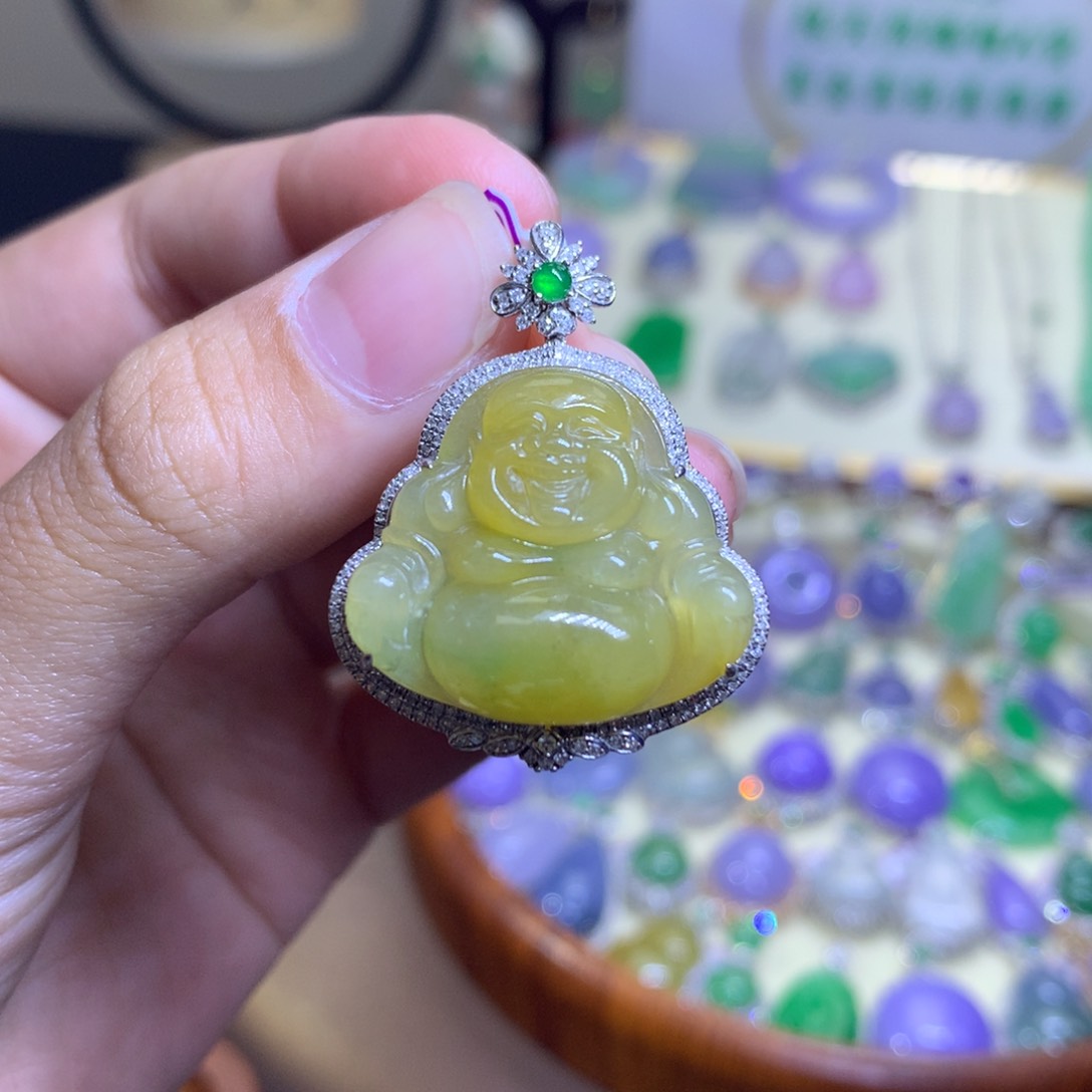 翡翠18K金镶嵌颈饰翡翠