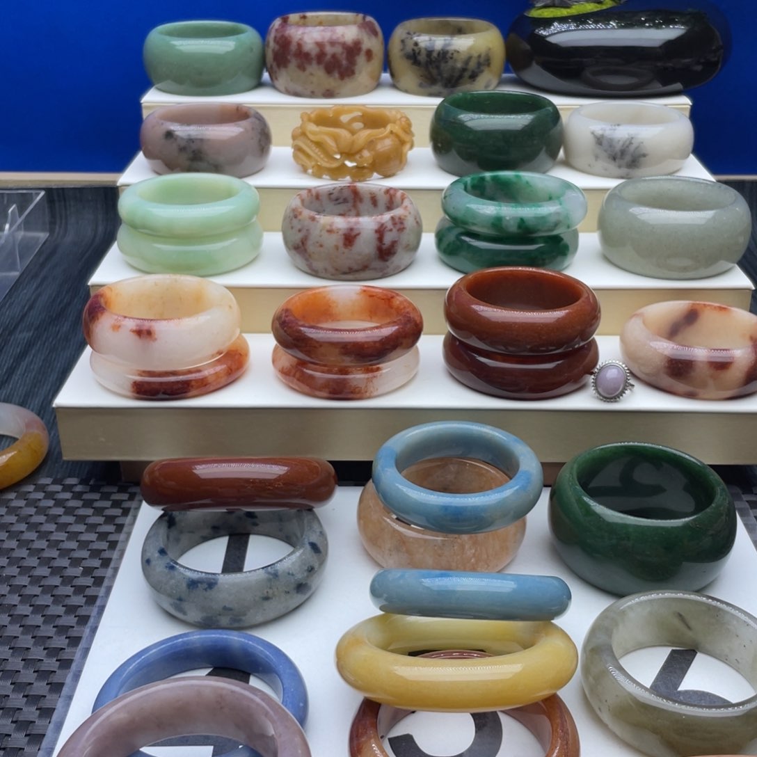 石英质玉手镯未镶嵌W*