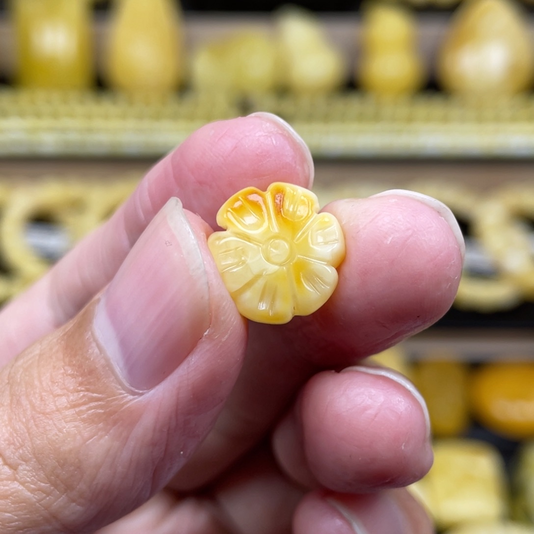 琥珀裸石未镶嵌琥珀蜜蜡