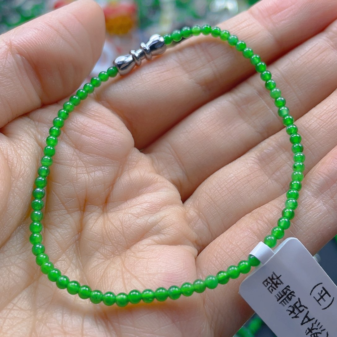 翡翠颈饰未镶嵌天然A货翡翠阳绿卡2.5