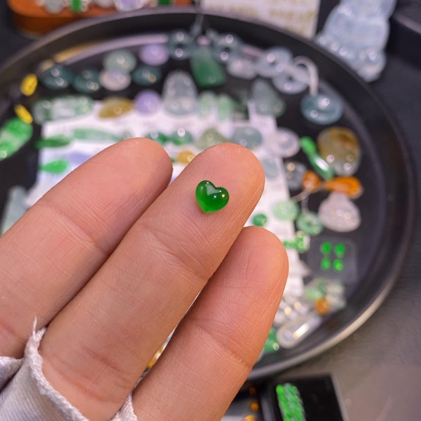 【闪购商品】翡翠挂件未镶嵌心