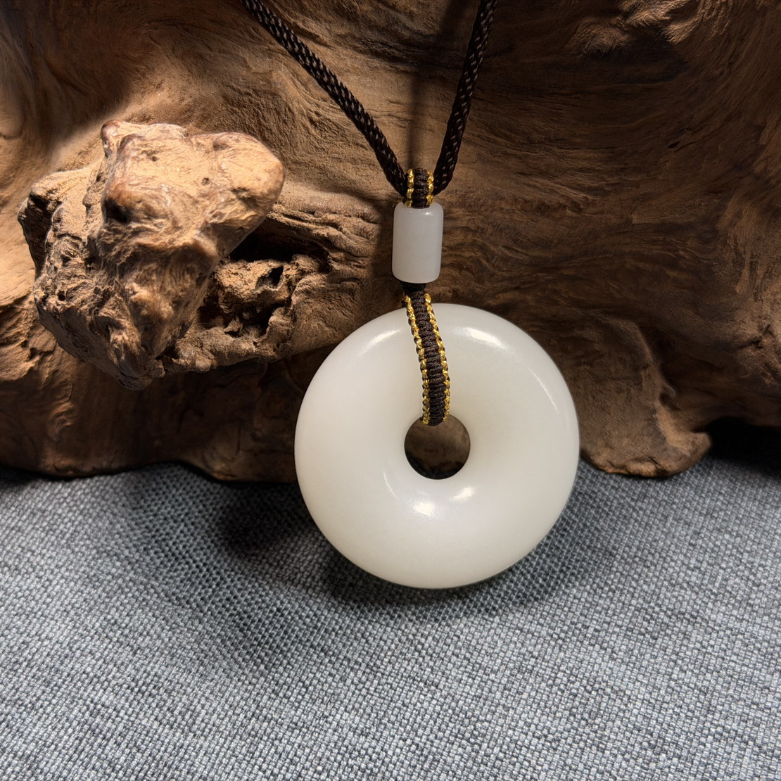 新疆和田白玉甜甜圈挂件