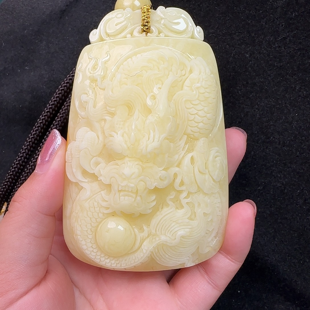 蜜蜡未镶嵌珠宝奇石