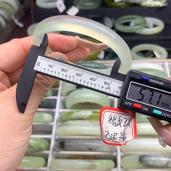 蛇纹石玉手镯未镶嵌525